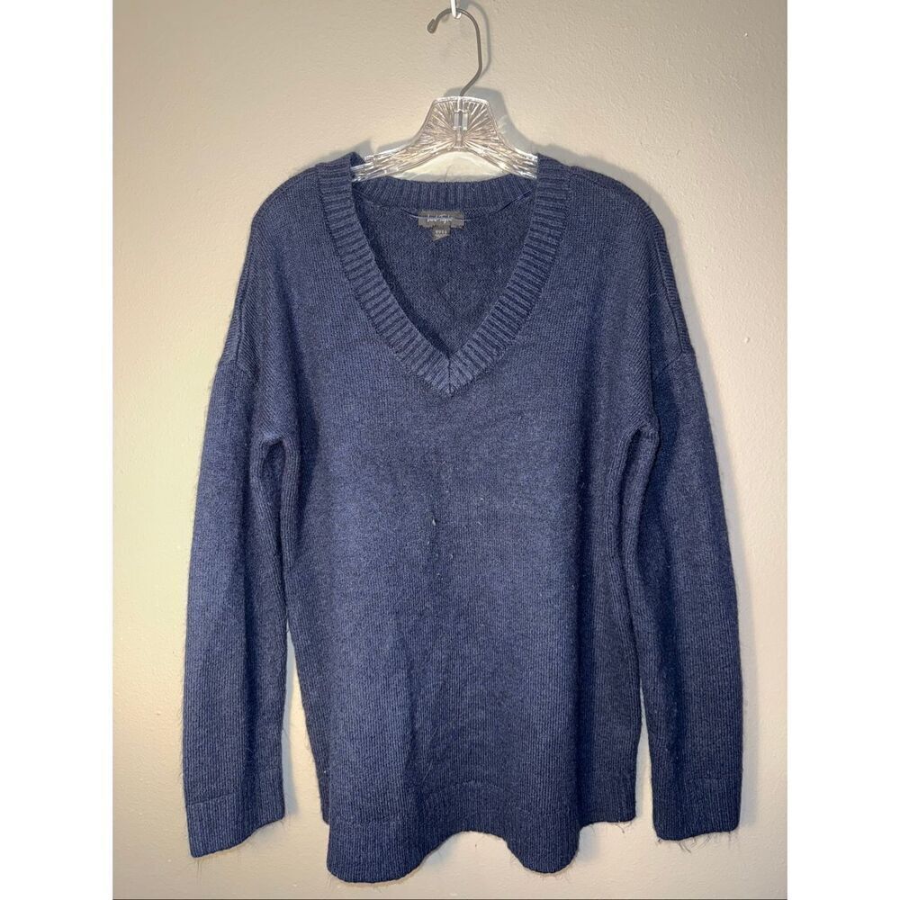 Lord and Taylor navy v neck sweater size small #673